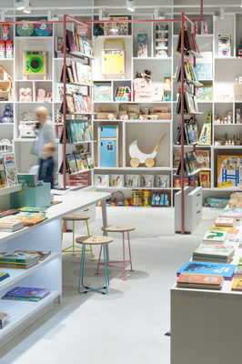 烏克蘭Big Book兒童商店室內(nèi)空間設計 以童趣與知識交織的圖書樂園